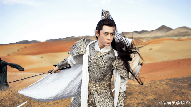 Обои картинки фото кино фильмы, immortal samsara, доспехи, меч, пустыня