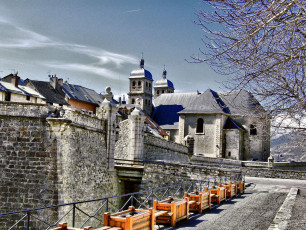Картинка города католические соборы костелы аббатства briancon