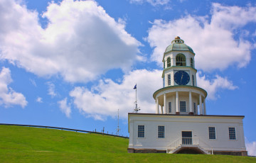 Картинка природа маяки облака трава