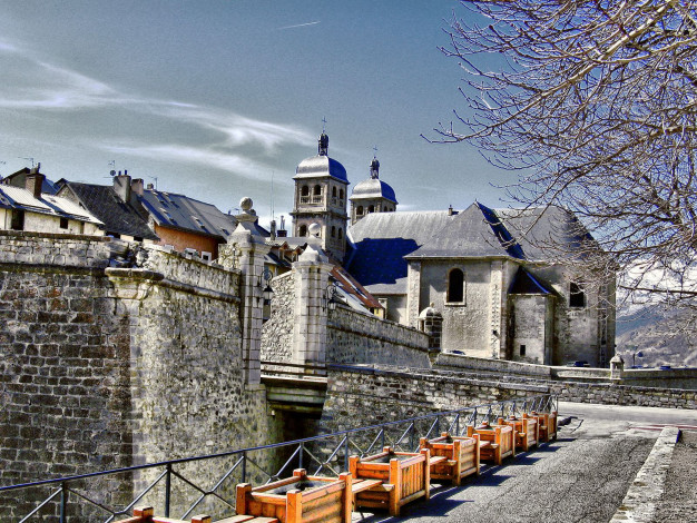 Обои картинки фото города, католические, соборы, костелы, аббатства, briancon