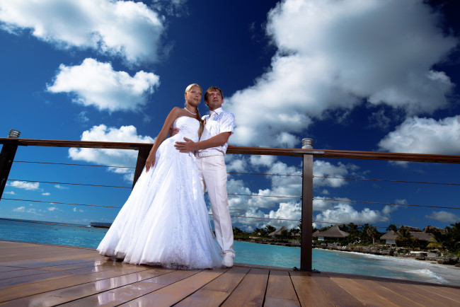 Обои картинки фото разное, мужчина женщина, тропики, невеста, жених, платье, рай, свадьба