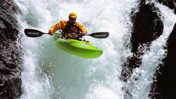 Картинка спорт экстрим весло река байдарка водопад
