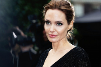 Картинка девушки angelina+jolie улыбка лицо актриса