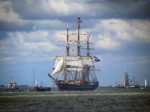 обоя корабли, разные, вместе