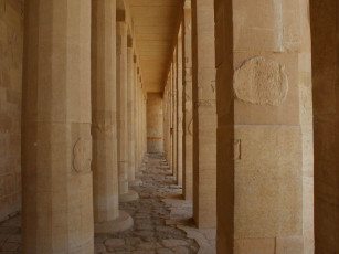 Картинка интерьер холлы лестницы корридоры