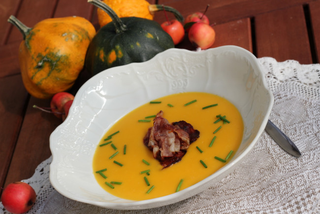 Обои картинки фото автор, varvarra, еда, первые, блюда, салфетка, тарелка, суп, тыквы