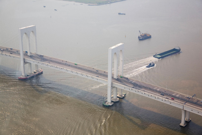 Обои картинки фото города, мосты, река, опоры, переезд