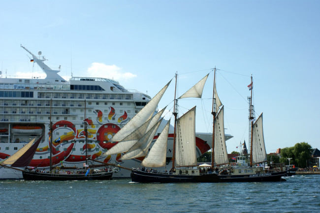 Обои картинки фото германия, росток, корабли, парусники, регата