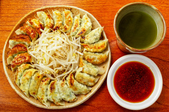 Картинка еда вторые+блюда голубцы соус