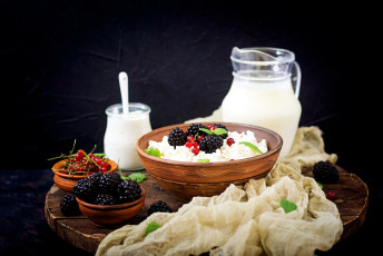 Картинка еда масло +молочные+продукты смородина ежевика творог сметана молоко