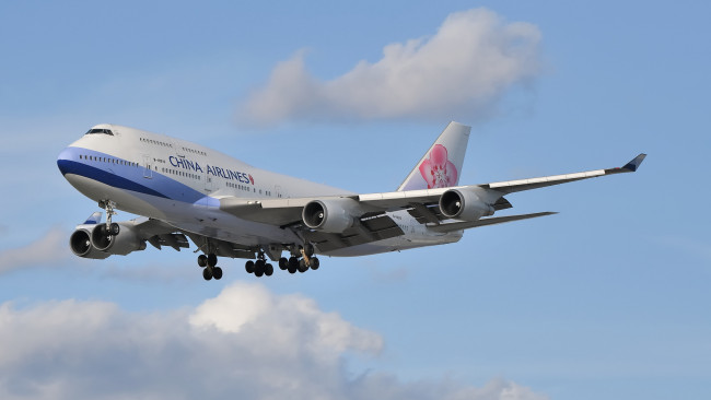 Обои картинки фото авиация, пассажирские самолёты, авиалайнер