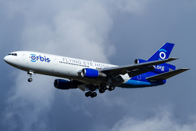 Обои картинки фото авиация, пассажирские самолёты, авиалайнер