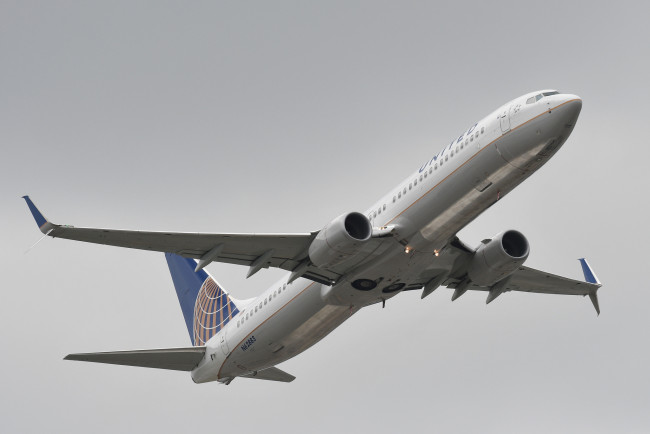 Обои картинки фото авиация, пассажирские самолёты, авиалайнер