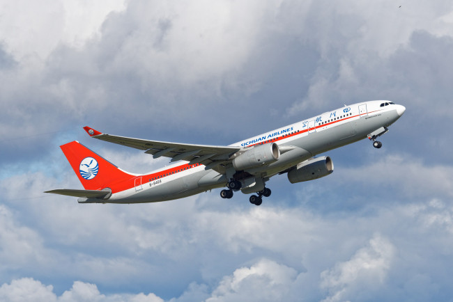 Обои картинки фото авиация, пассажирские самолёты, авиалайнер