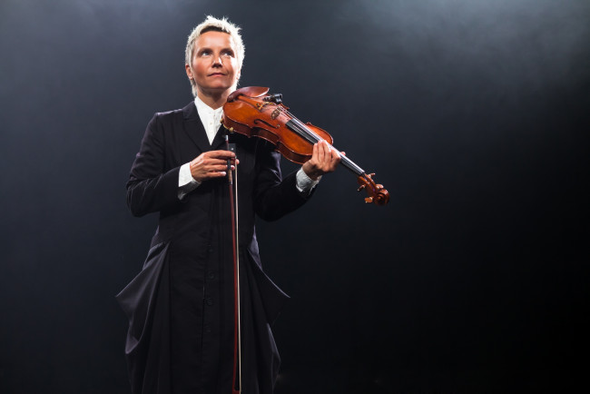 Обои картинки фото светлана сурганова, музыка, - другое, женщина, скрипка, певица