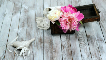 Картинка цветы пионы композиция