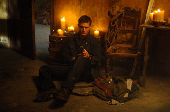 обоя кино фильмы, supernatural, дин, свечи, дверь