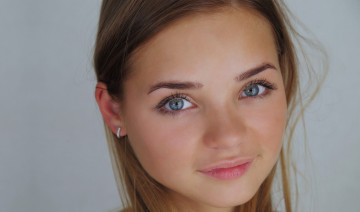 Картинка девушки colleen+ahe серые глаза лицо портрет