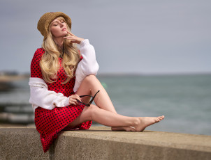 Картинка carla+monaco девушки девушка женщина блондинка светловолосая сексуальная модель звезда позирует разная обувь верхняя стильная одежда нижнее эротическое бельё трусы лифчик колготки чулки аксессуары макияж и множество элементов на фотографии