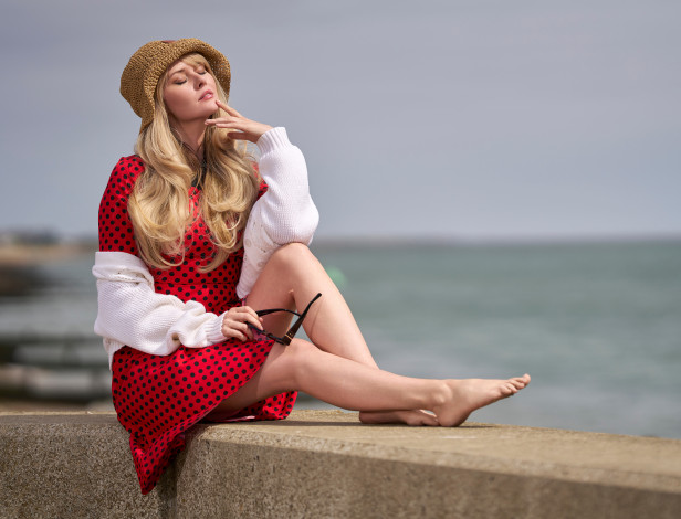 Обои картинки фото carla monaco, девушки, девушка, женщина, блондинка, светловолосая, сексуальная, модель, звезда, позирует, разная, обувь, верхняя, стильная, одежда, нижнее, эротическое, бельё, трусы, лифчик, колготки, чулки, аксессуары, макияж, и, множество, элементов, на, фотографии