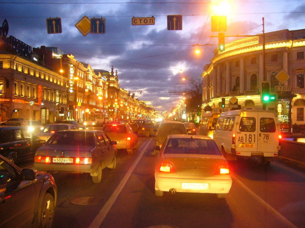 Обои картинки фото невский, вид, на, пл, восстаниЯ, города, санкт, петербург, петергоф, россия