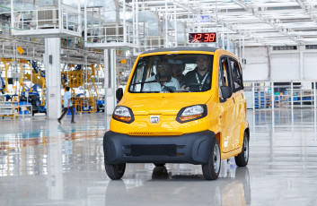 Картинка bajaj+qute+qcar+re60+2017 автомобили выставки+и+уличные+фото bajaj qute жёлтый 2017 re60 qcar