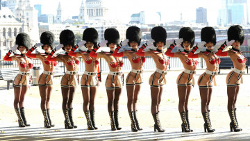 Картинка девушки -unsort+ группа+девушек строй сапоги