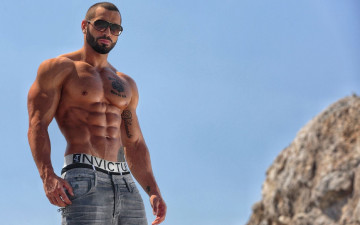 Картинка мужчины lazar+angelov торс тату