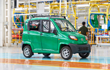 Картинка bajaj+qute+qcar+re60+2017 автомобили выставки+и+уличные+фото зелёный 2017 re60 qcar qute bajaj