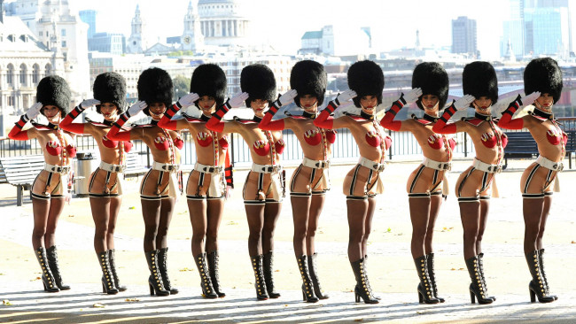 Обои картинки фото девушки, -unsort , группа девушек, строй, сапоги