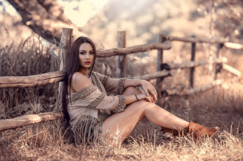 Картинка девушки -+брюнетки +шатенки поза