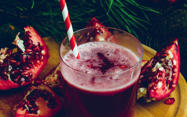 Обои картинки фото еда, напитки,  сок, гранат, сок, гранатовый