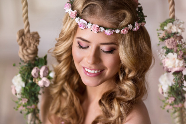 Обои картинки фото девушки, - блондинки,  светловолосые, венок