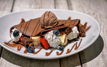 Картинка еда блины +оладьи десерт блин мороженое сливки ягоды