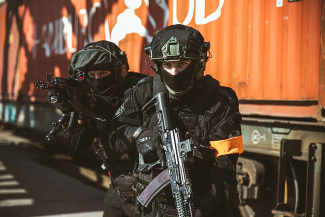 Обои картинки фото владивосток ,  2021 , кино фильмы, -unknown , другое, владивосток, фильм, мелодрама, триллер, драма, россия, кадры, спецназ