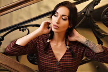 Картинка девушки valery+himera+ lera+himera шатенка косички рубашка тату