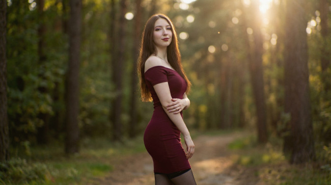 Обои картинки фото красивая девушка, девушки, - брюнетки,  шатенки, девушка, женщина, шатенка, темноволосая, сексуальная, модель, звезда, позирует, разная, обувь, верхняя, стильная, одежда, нижнее, эротическое, бельё, трусы, лифчик, колготки, чулки, аксессуары, макияж, и, множество, элементов, на, фотографии