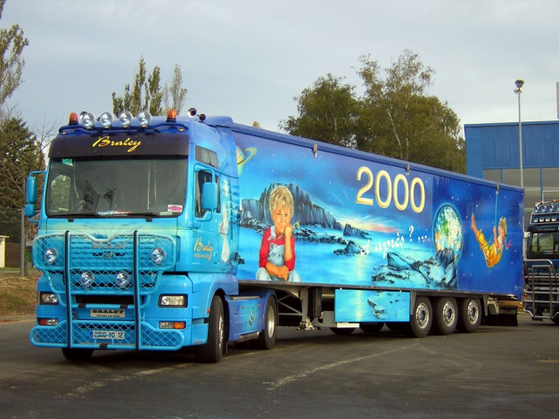 Обои картинки фото автомобили, man