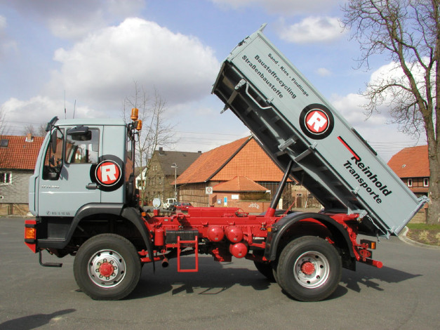 Обои картинки фото автомобили, man