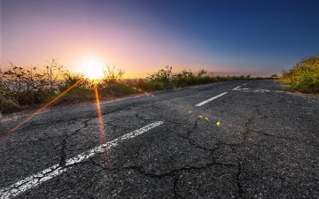 Картинка sunset природа дороги трава обочина закат лучи блики шоссе