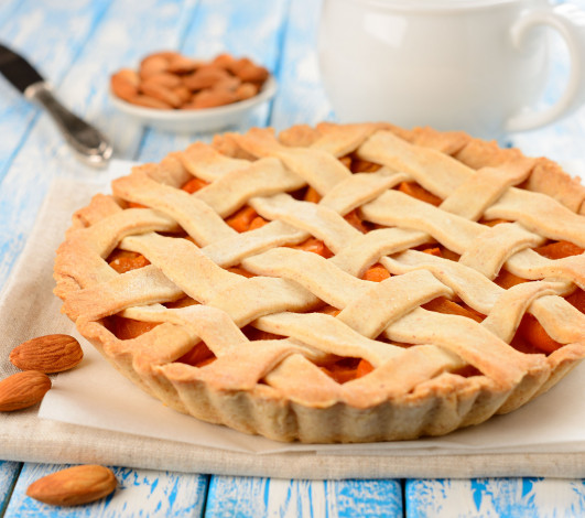 Обои картинки фото еда, пироги, пирог, миндаль