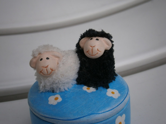 Обои картинки фото разное, игрушки, овечки