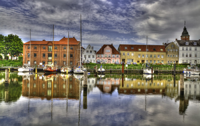 Обои картинки фото германия, глюкштадт, города, улицы, площади, набережные, дома, река, набережная