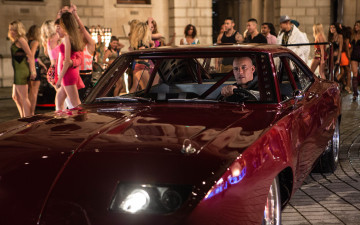 Картинка кино+фильмы fast+&+furious+6 форсаж 6 водитель фира машина красная девушки