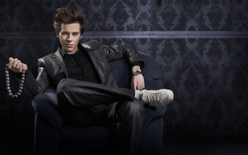 Картинка мужчины -+unsort красавец кресло парень