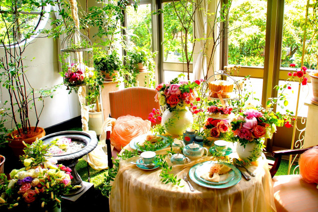 Обои картинки фото интерьер, декор,  отделка,  сервировка, приборы, букеты, цветы, стол