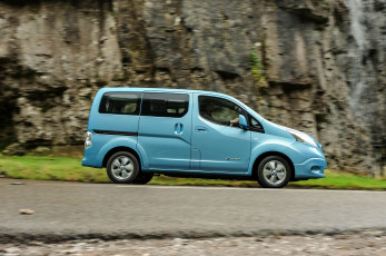 обоя автомобили, nissan, datsun, e-nv200, 2014г, uk-spec, evalia