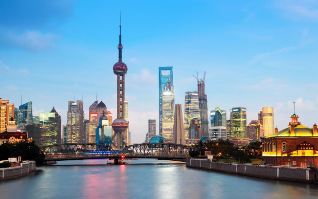 Обои картинки фото города, шанхай , китай, дома, город, мост, шанхай, башня, здания, огни, река