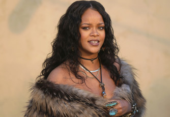 Картинка музыка rihanna певица шуба украшения рианна