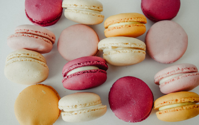 Обои картинки фото еда, макаруны, ассорти, лакомство, печенье